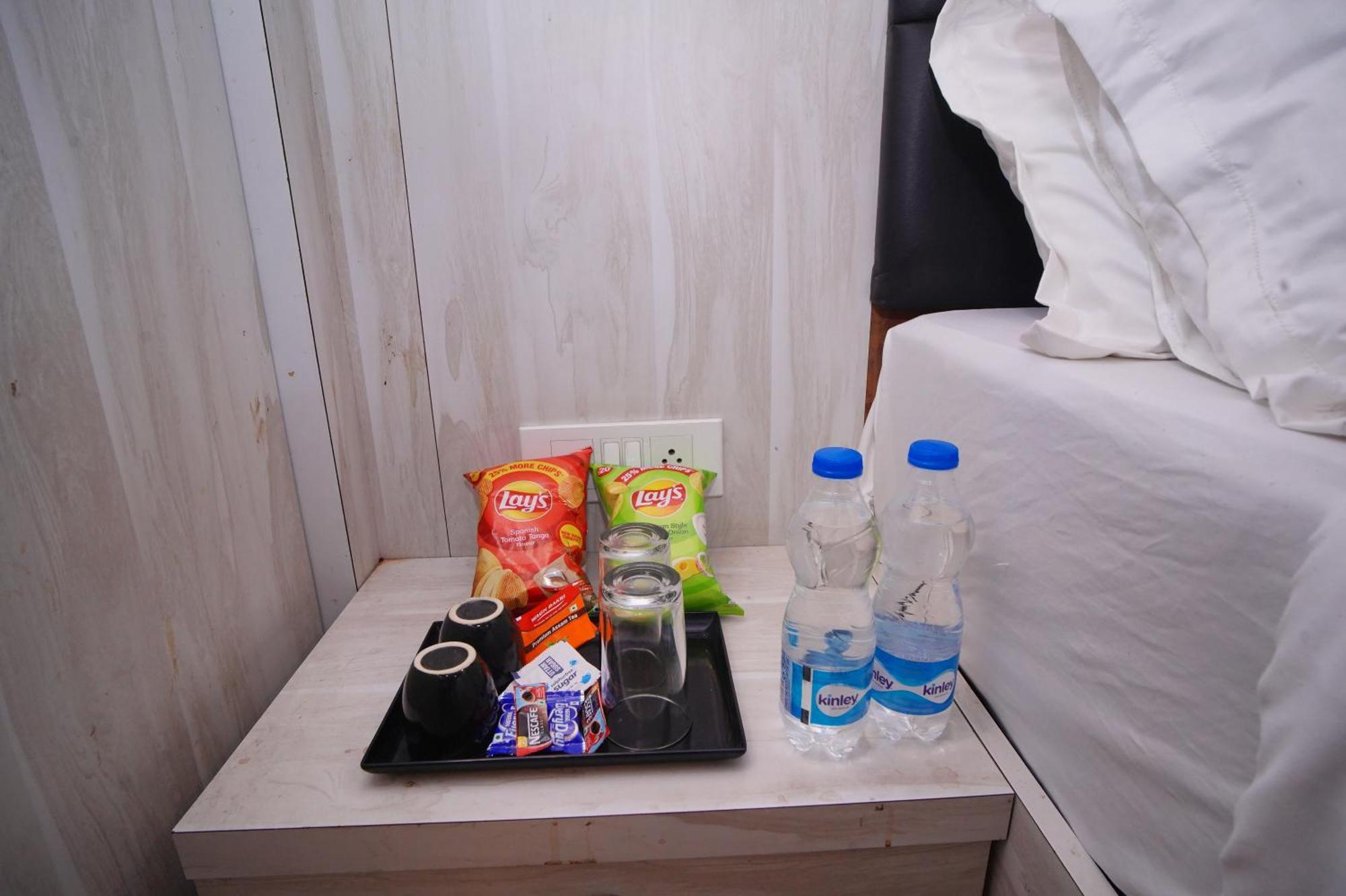 Hotel Lake Bridge Udaipur Ngoại thất bức ảnh